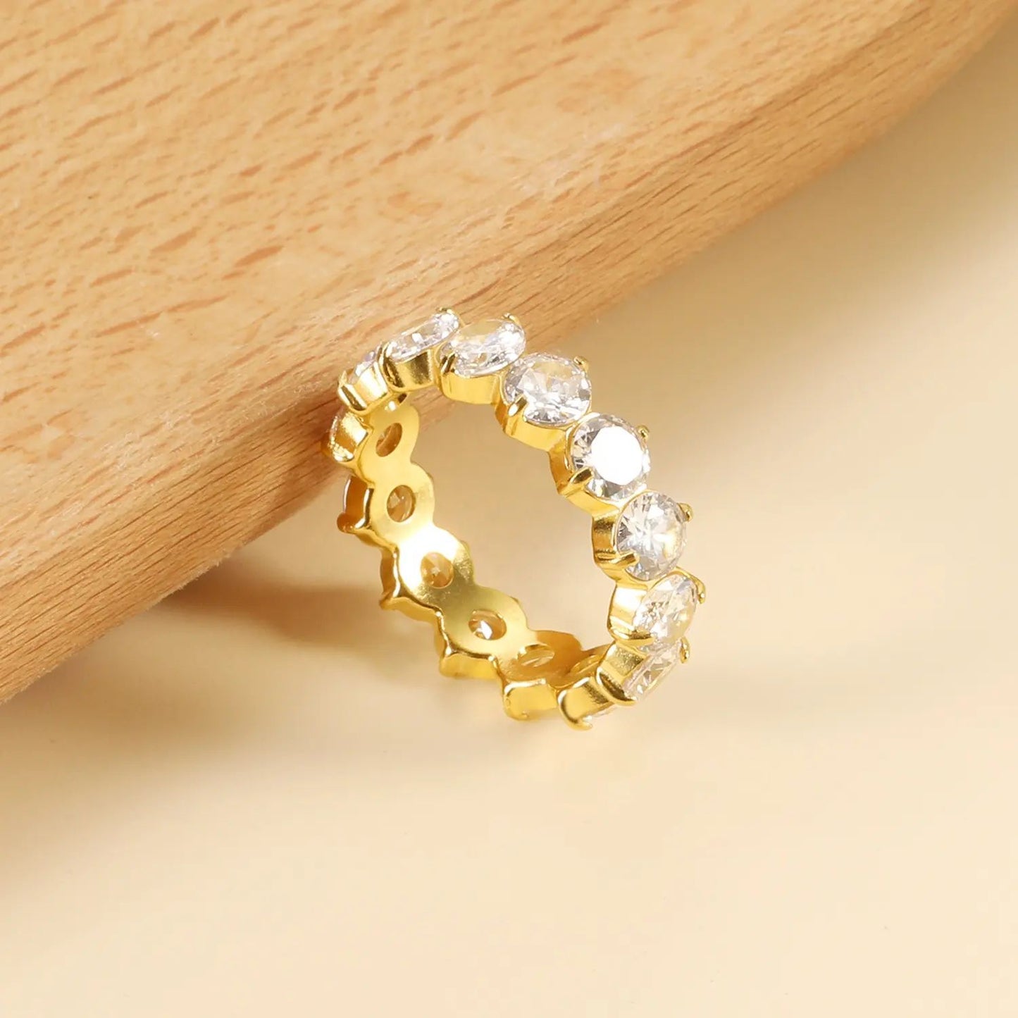 "ESTERIYA" HevGin Ring