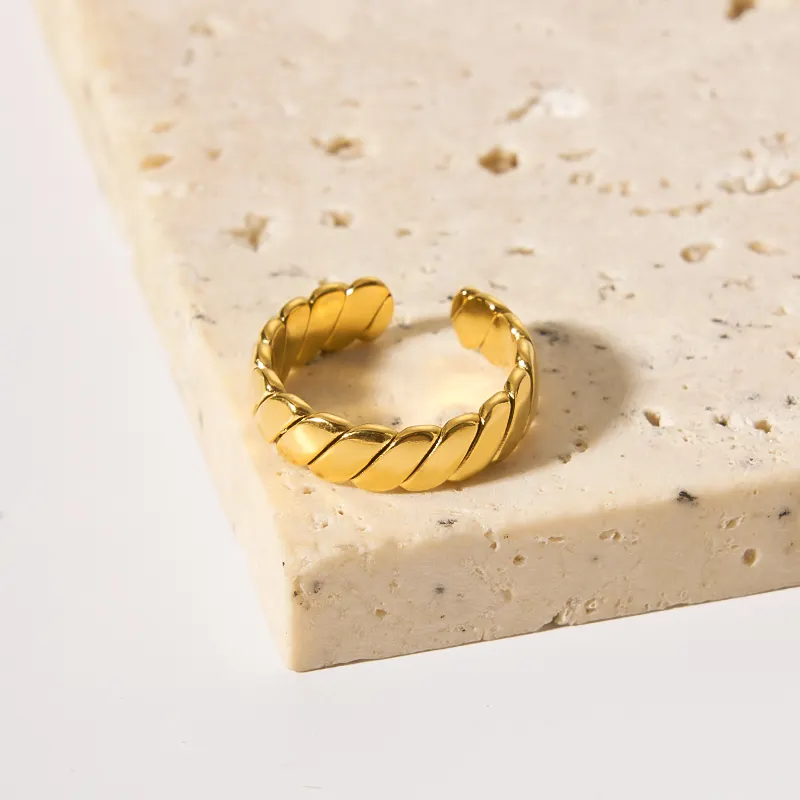 "ZERA" HevGin Ring